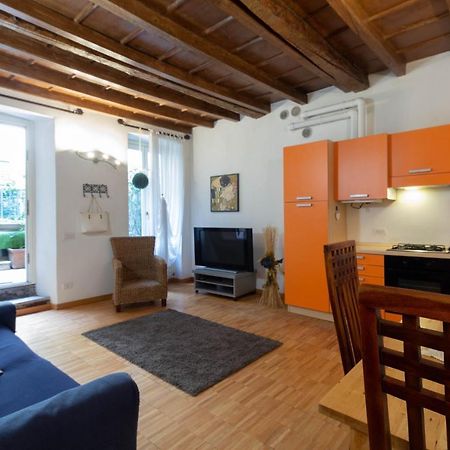 LA PICCOLA CORTE AL 24 - Affitti Brevi Italia Lecco Esterno foto