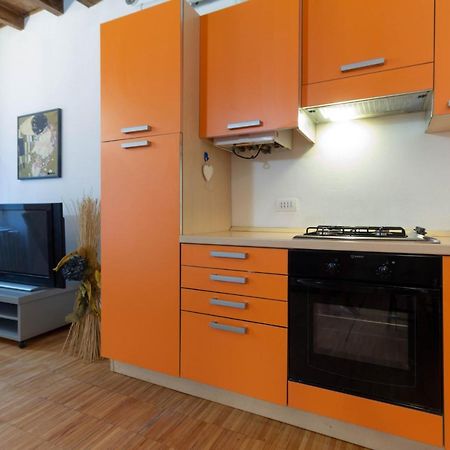 LA PICCOLA CORTE AL 24 - Affitti Brevi Italia Lecco Esterno foto