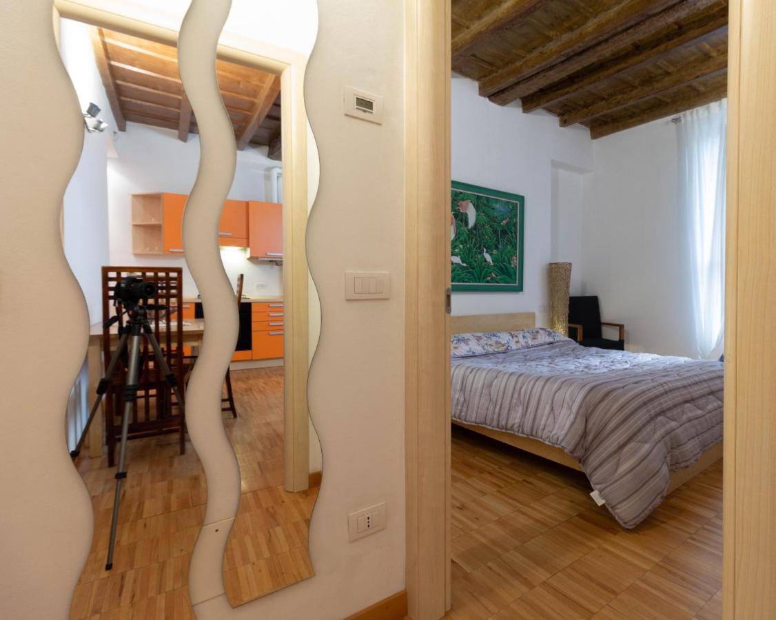 LA PICCOLA CORTE AL 24 - Affitti Brevi Italia Lecco Esterno foto